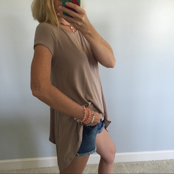 Taupe Color Short Sleeve Tunic Top - Picture 3 of 6